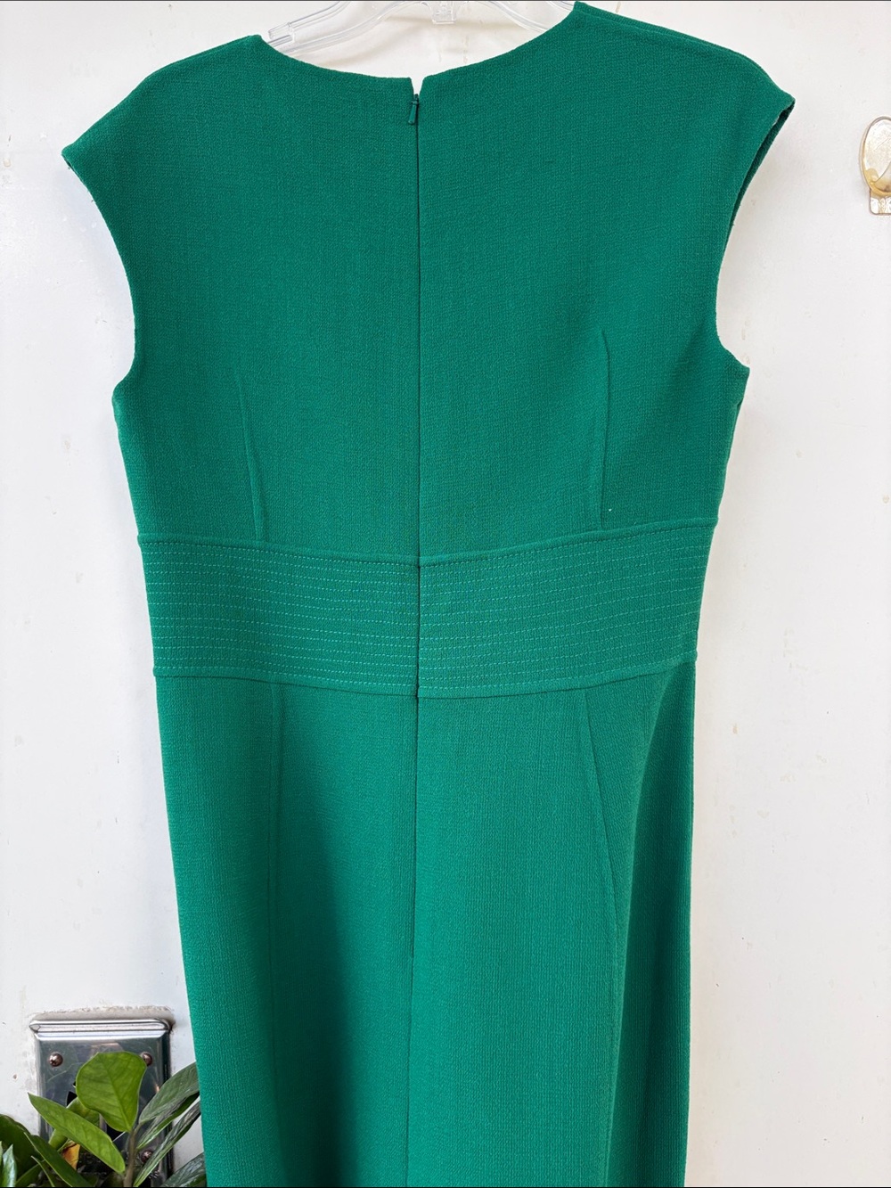 Oscar de la Renta Emerald Green V-Neck Cap Sleeve Maxi Dress - Picture 4 of 6
